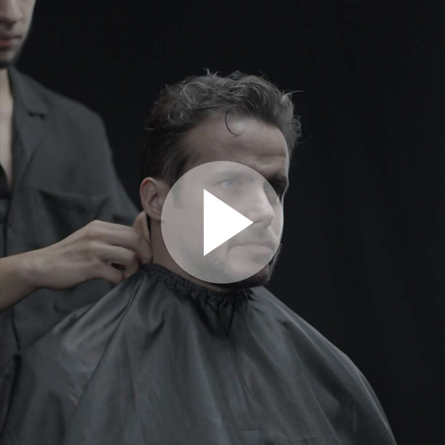 <p>ورسا با رویکردی Digital-First و Fashion-Oriented، پروژه&zwnj;ای را در استودیو Black Box خود اجرا کرد. در این پروژه، ۱۲ اینفلوئنسر و ۱۲ استایلیست (KOL) در کنار هم قرار گرفتند تا برای هر اسپری، دو مدل و دو استایل منحصربه&zwnj;فرد خلق شود.<br />
فضای بلک باکس، با طراحی سینمایی و نورپردازی هنری، بستری بود برای نمایش هویت مدرن و شیک برند. ویدیوها طوری طراحی شدند که کاسپین را نه صرفاً به&zwnj;عنوان یک اسپری مو، بلکه به&zwnj;عنوان بخشی از استایل، مد و اعتمادبه&zwnj;نفس معرفی کنند، محصولی با شخصیت&nbsp;و ماندگار.</p>
